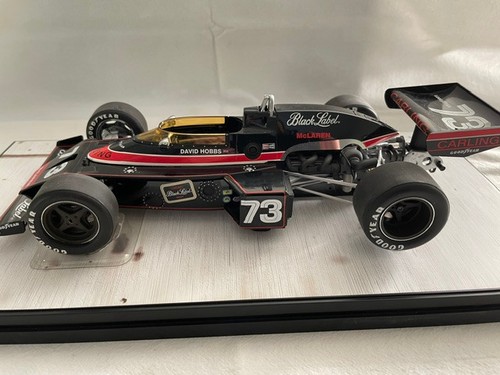 Carousel mclaren m 16 - 1/18,